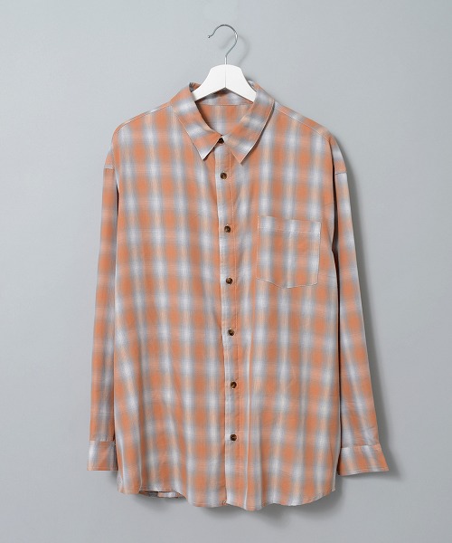 チェックシャツ